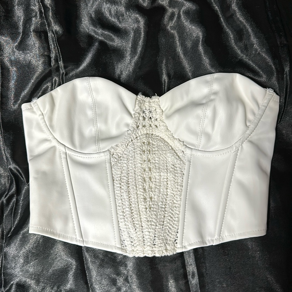 NWT Fashion Nova “Oh so chic corset top”